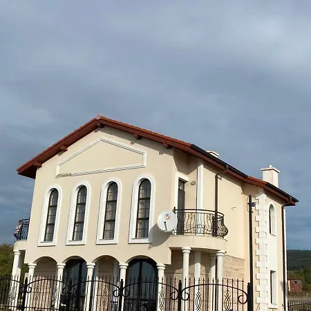 Луксозно Обзаведена Къща В Гр.Свети Влас 别墅 *